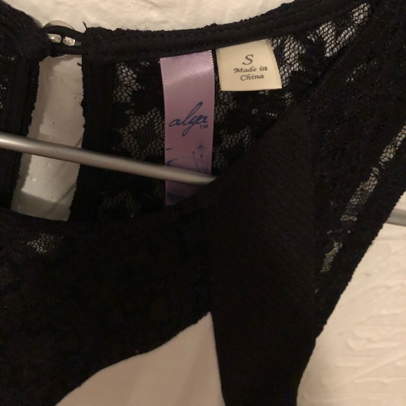 Francesca’s Alya White/Black dress - Picture 3 of 4